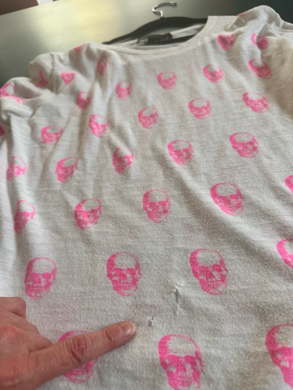 Skull White top with Pink Skull Pattern - Picture 6 of 6